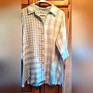 Ladies Soft Surroundings Sage & Ivory Plaid ButtonUp Front Uneven Hem Size Small